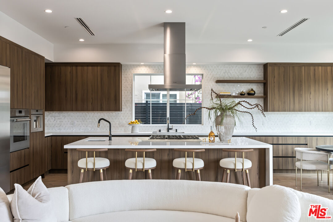 908 Rosecrans Avenue Manhattan Beach, CA 90266 - Photo 21 of 58