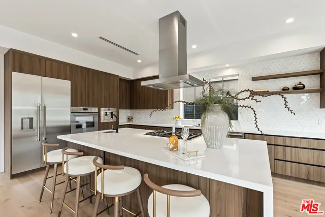 $4,200,000 | 908 Rosecrans Avenue, Manhattan Beach, CA 90266