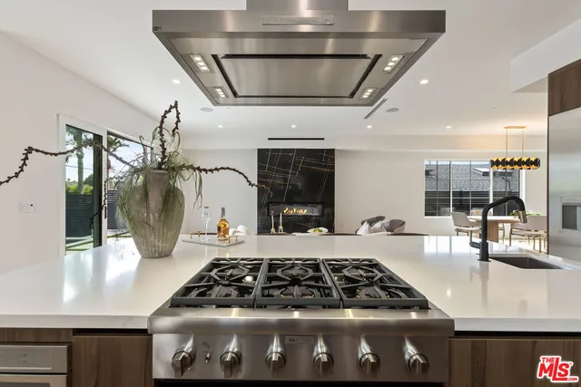 $4,200,000 | 908 Rosecrans Avenue, Manhattan Beach, CA 90266