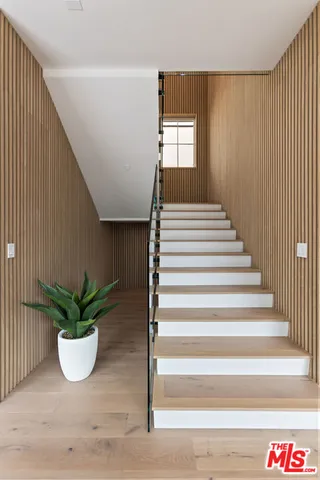 $4,200,000 | 908 Rosecrans Avenue, Manhattan Beach, CA 90266