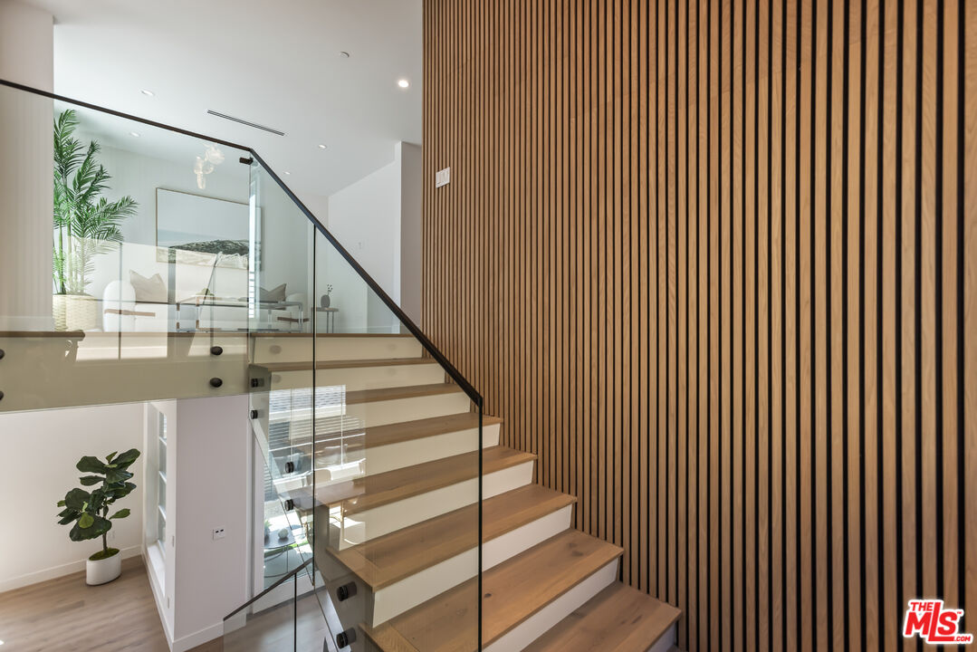 908 Rosecrans Avenue Manhattan Beach, CA 90266 - Photo 30 of 58