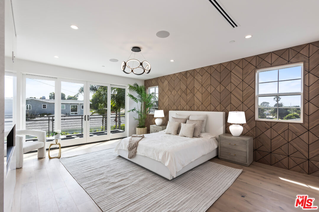 908 Rosecrans Avenue Manhattan Beach, CA 90266 - Photo 38 of 58