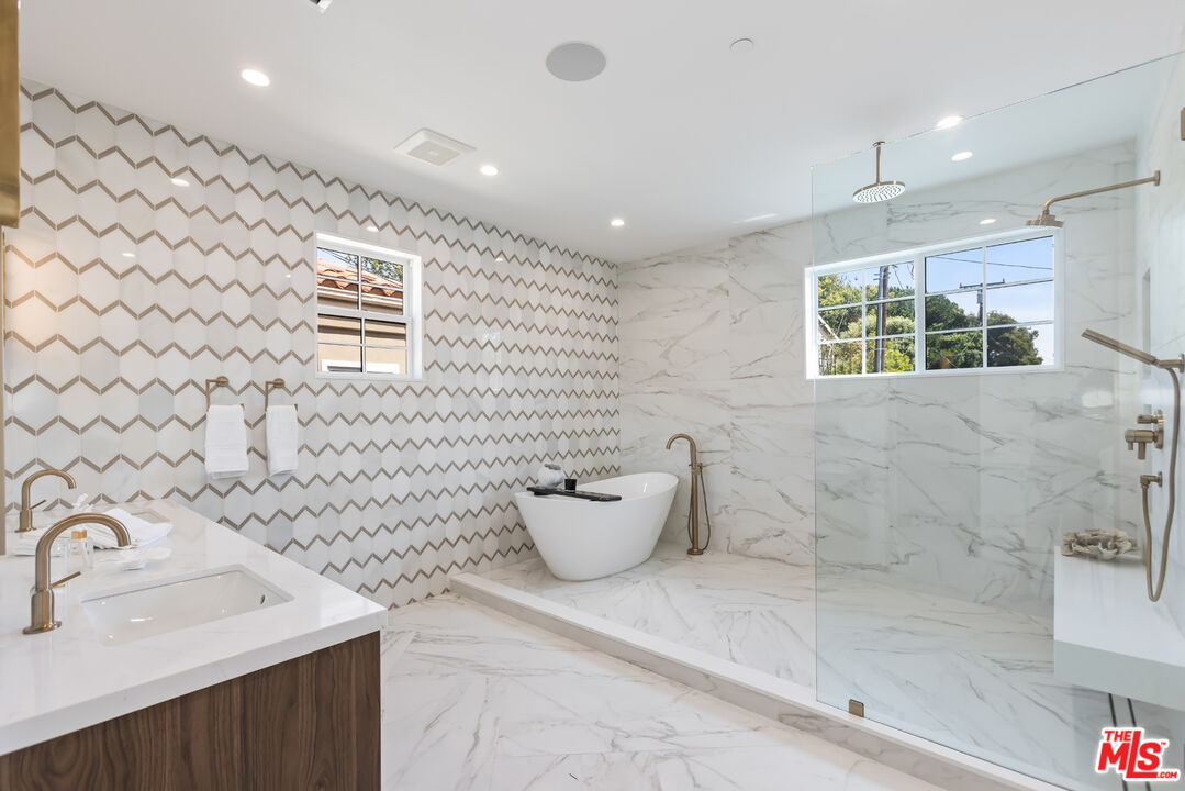 908 Rosecrans Avenue Manhattan Beach, CA 90266 - Photo 41 of 58