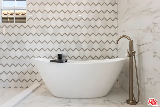 $4,200,000 | 908 Rosecrans Avenue, Manhattan Beach, CA 90266