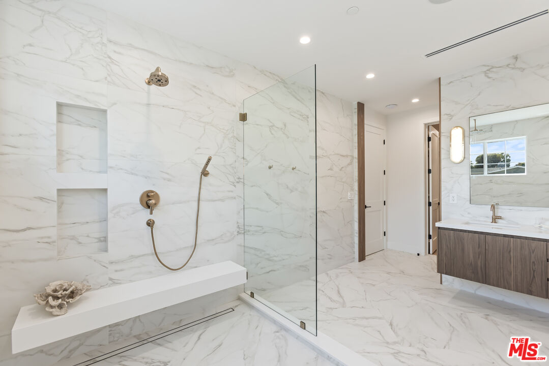 908 Rosecrans Avenue Manhattan Beach, CA 90266 - Photo 45 of 58