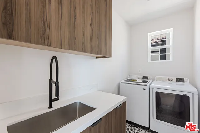 $4,200,000 | 908 Rosecrans Avenue, Manhattan Beach, CA 90266