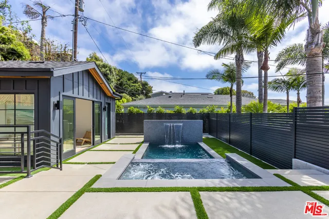 $4,200,000 | 908 Rosecrans Avenue, Manhattan Beach, CA 90266