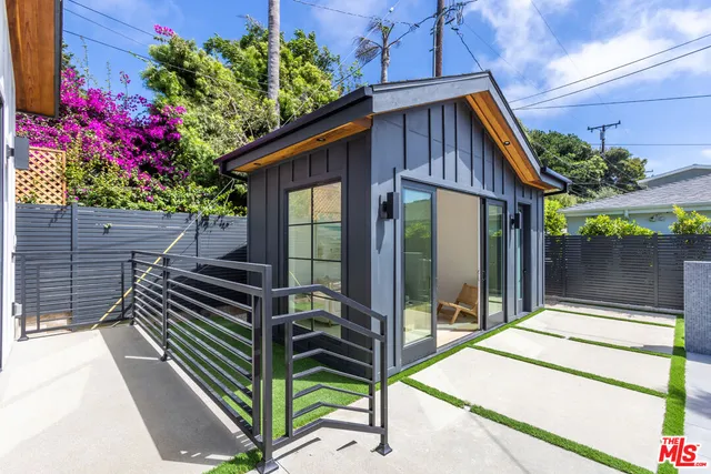 $4,200,000 | 908 Rosecrans Avenue, Manhattan Beach, CA 90266