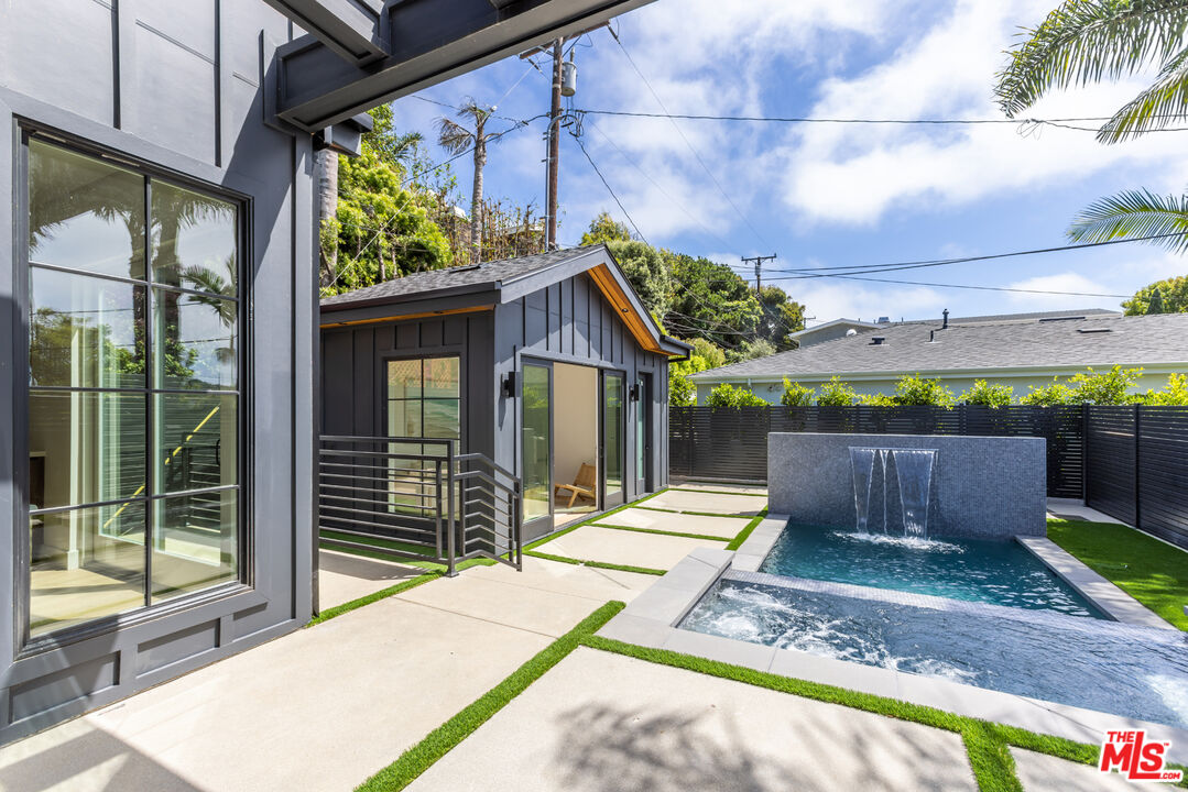 908 Rosecrans Avenue Manhattan Beach, CA 90266 - Photo 51 of 58