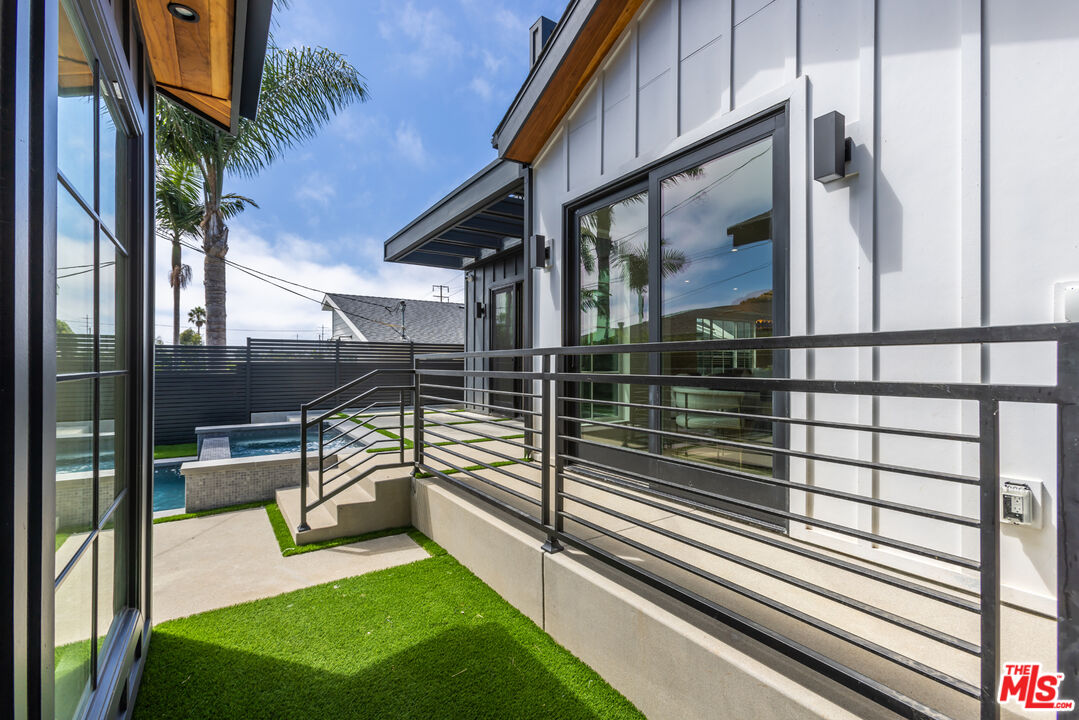 908 Rosecrans Avenue Manhattan Beach, CA 90266 - Photo 53 of 58