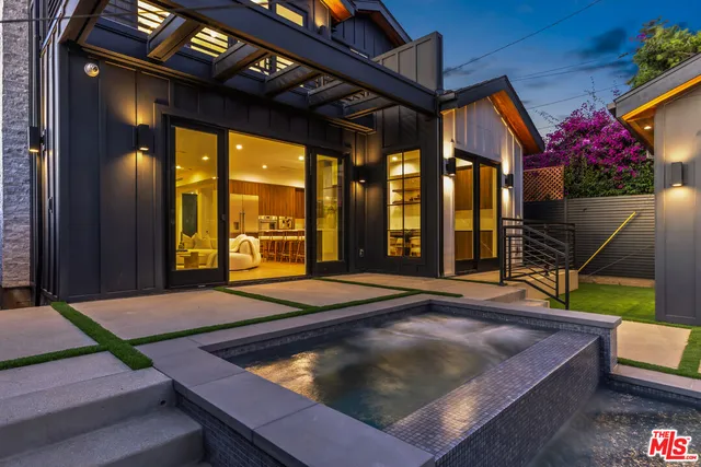 $4,200,000 | 908 Rosecrans Avenue, Manhattan Beach, CA 90266