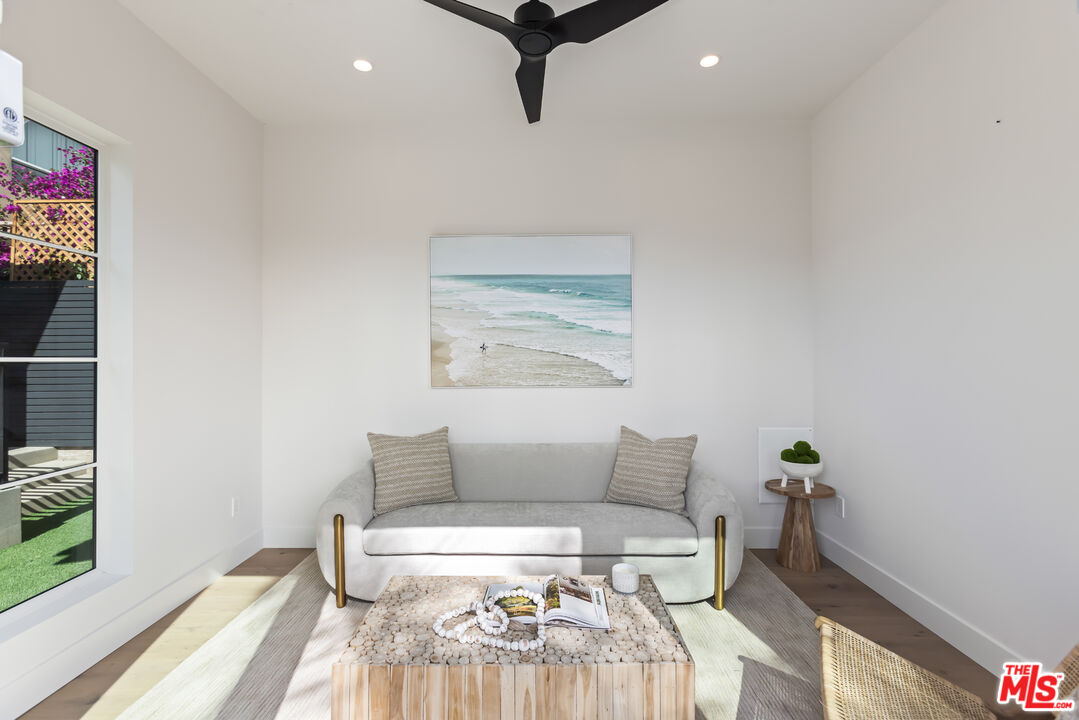 908 Rosecrans Avenue Manhattan Beach, CA 90266 - Photo 57 of 58