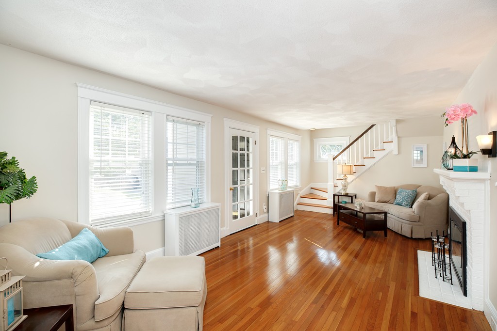 41 Huntington Road Milton, MA 02186 - Photo 4 of 24