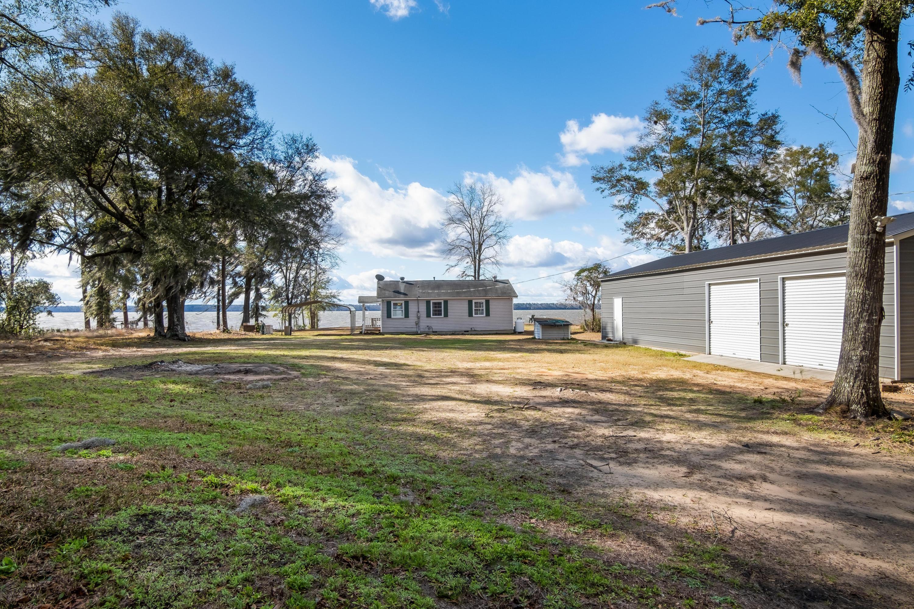 3408 Princess Pond Road Summerton, SC 29148 - Photo 1 of 28 Front