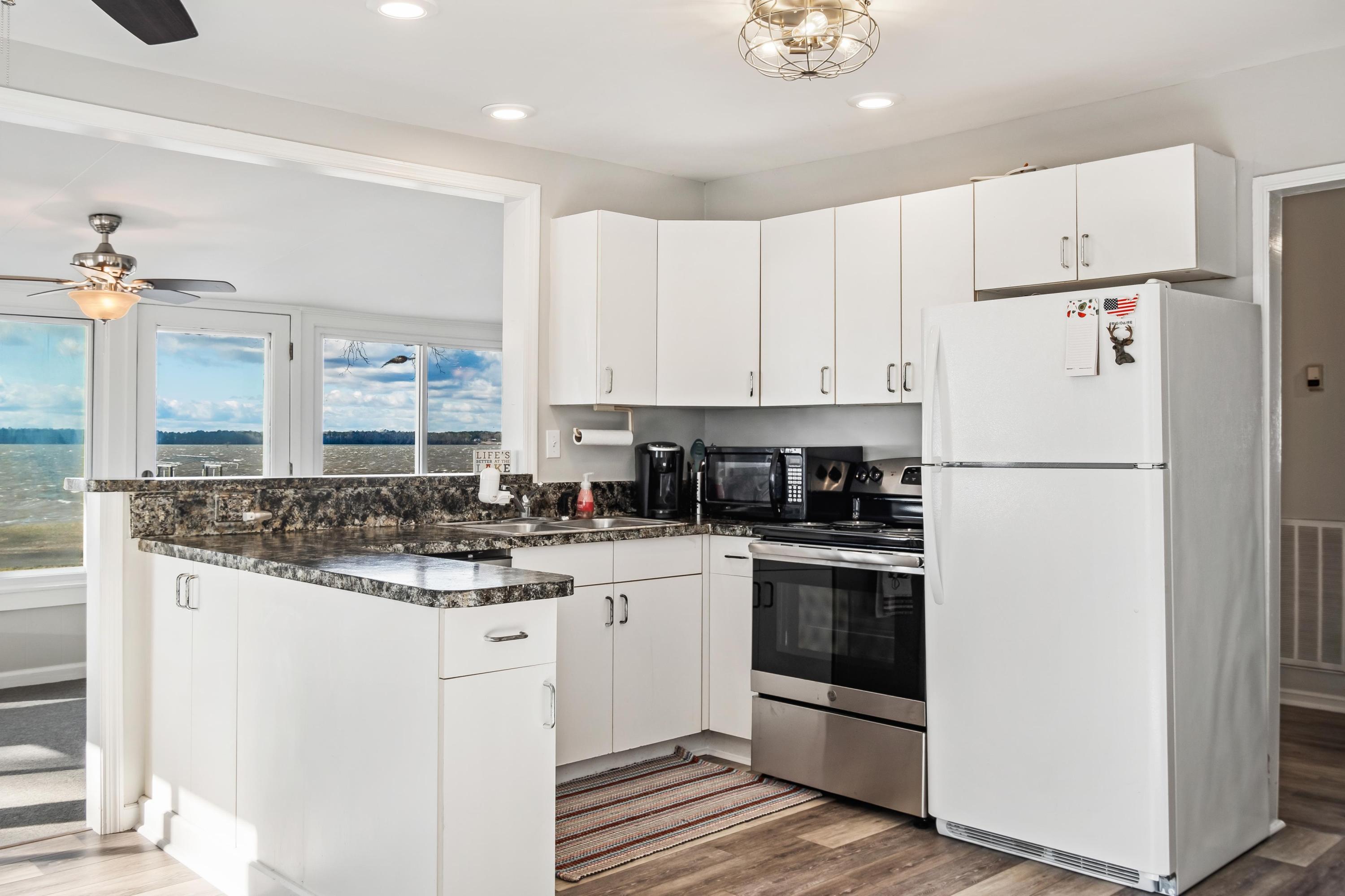 3408 Princess Pond Road Summerton, SC 29148 - Photo 14 of 28 Kitchen