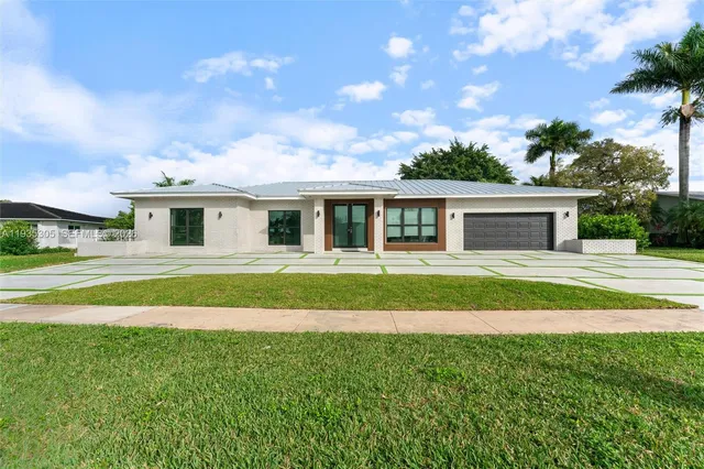$1,725,000 | 16733 Golfview Drive, Weston, FL 33326