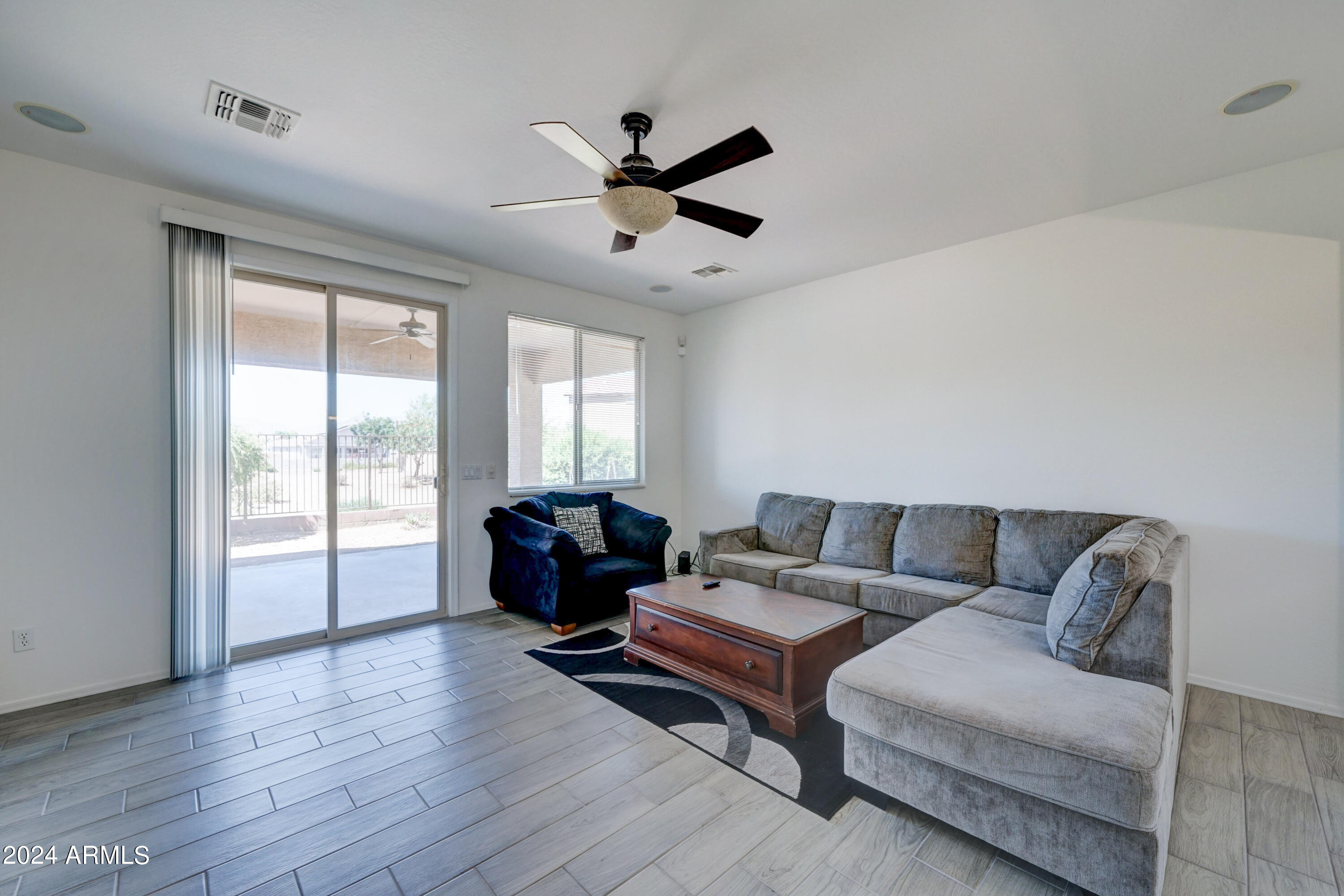 7231 West Carter Road Laveen, AZ 85339 - Photo 4 of 25 7231 W Carter-6