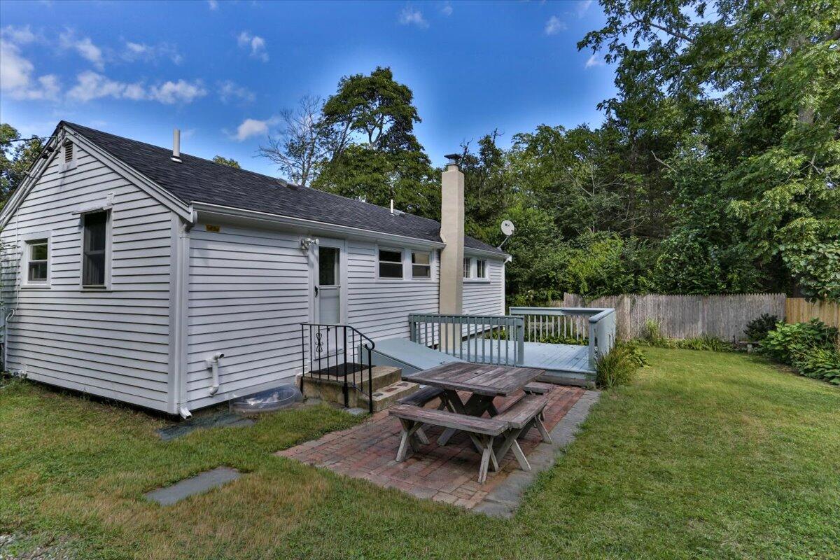 32 Quashnet Road Mashpee, MA 02649 - Photo 16 of 20 33-32Qua-133