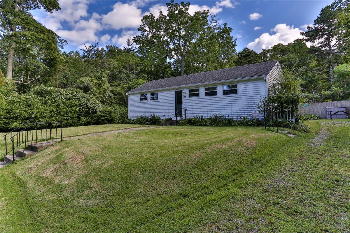 32 Quashnet Road Mashpee, MA 02649 - Photo 2 of 20 01-32Qua-101
