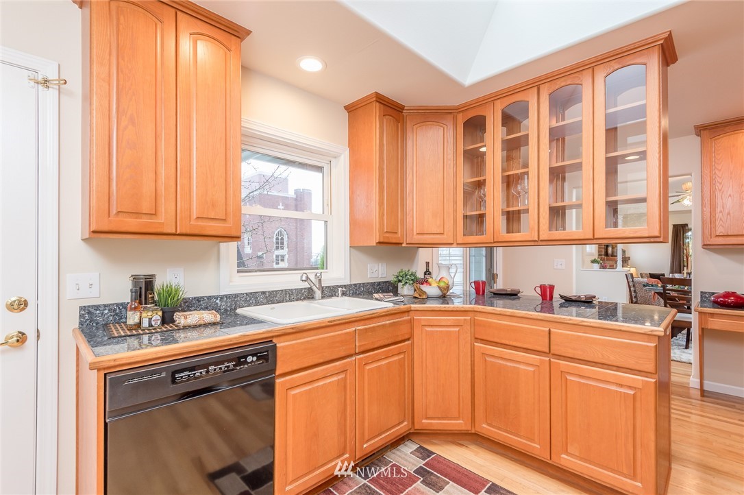 1920 North 40th Street Seattle, WA 98103 - Photo 12 of 25 Gallery Image 12