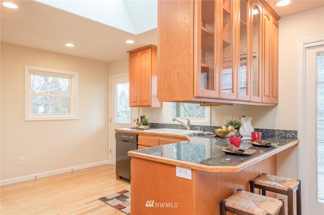 1920 North 40th Street Seattle, WA 98103 - Photo 10 of 25 Gallery Image 10