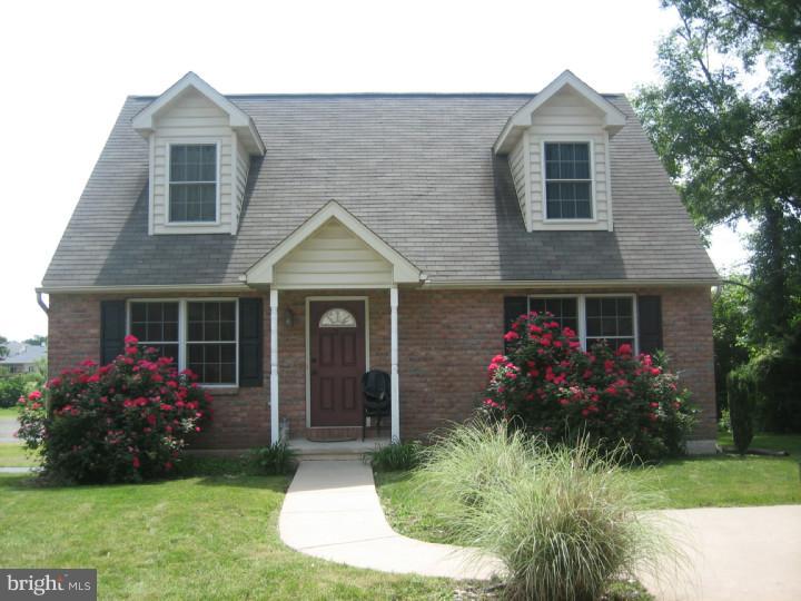 37 Winding Road Pottstown, PA 19464 - Photo 1 of 13 Gallery Image 1