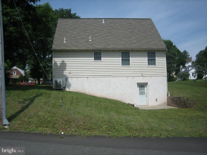 37 Winding Road Pottstown, PA 19464 - Photo 11 of 13 Gallery Image 11