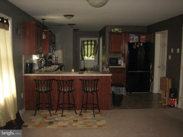 37 Winding Road Pottstown, PA 19464 - Photo 4 of 13 Gallery Image 4