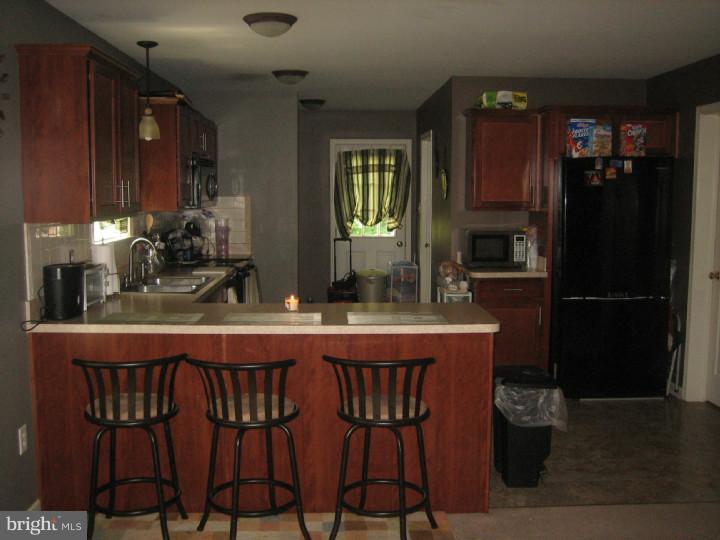 37 Winding Road Pottstown, PA 19464 - Photo 5 of 13 Gallery Image 5