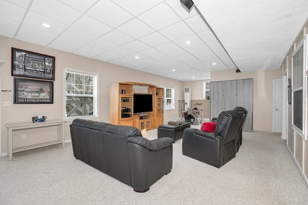 $774,900 | 5 Patriot Way, Lowell, MA 01854