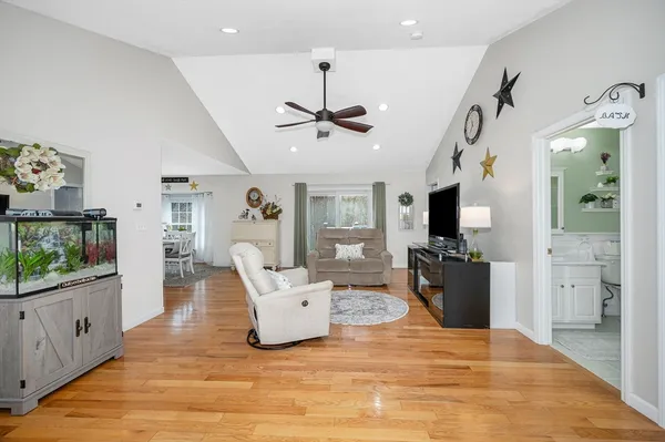 $774,900 | 5 Patriot Way, Lowell, MA 01854