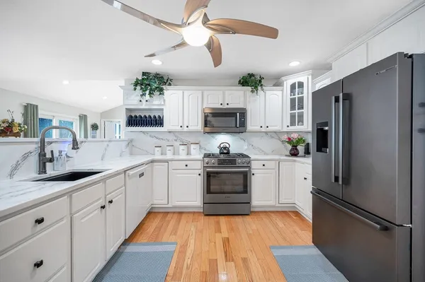 $774,900 | 5 Patriot Way, Lowell, MA 01854