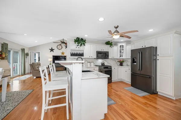 $774,900 | 5 Patriot Way, Lowell, MA 01854