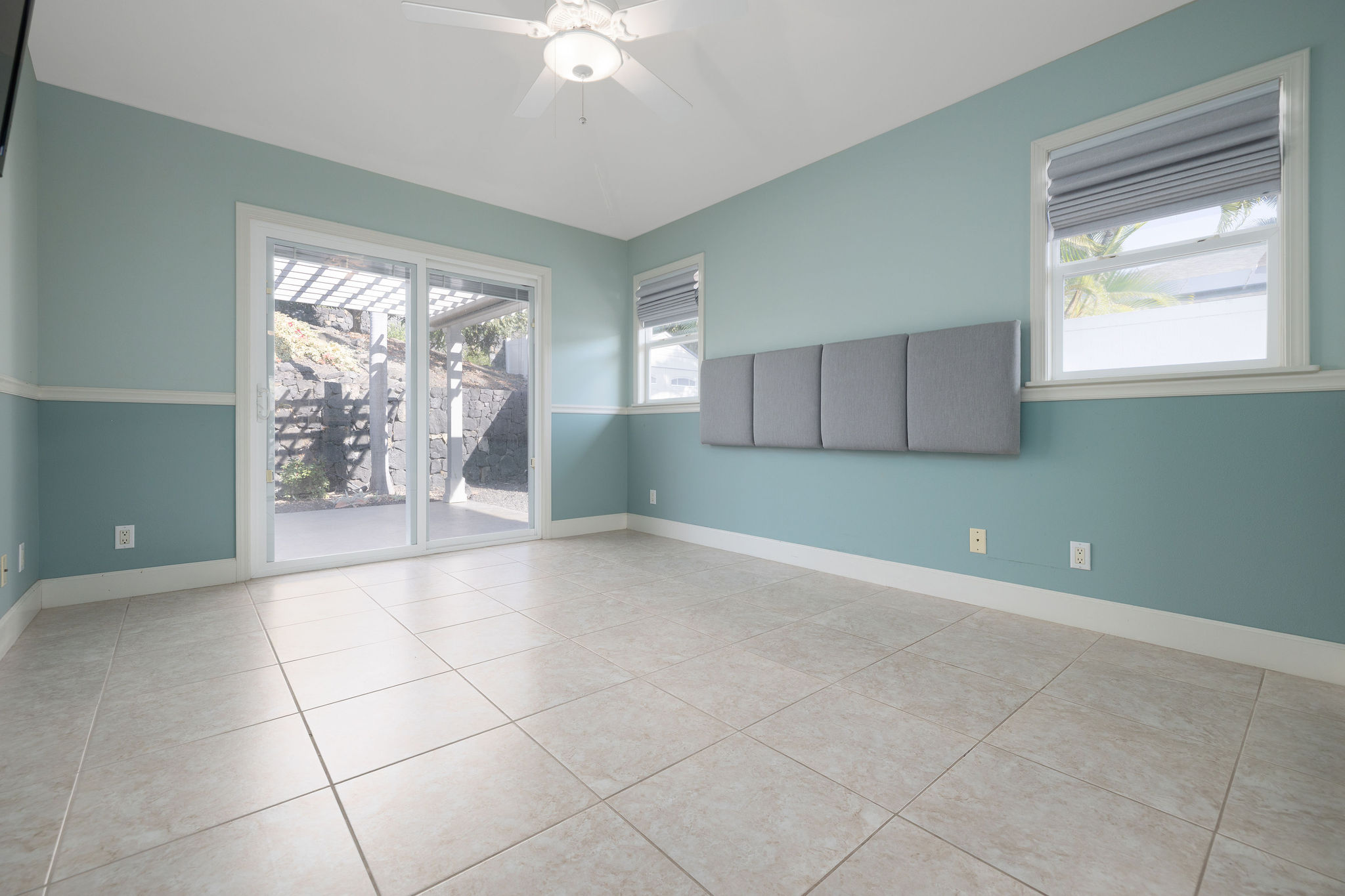 77-267 Hoomohala Road Kailua-Kona, HI 96740 - Photo 11 of 30 a view of an empty room with a window