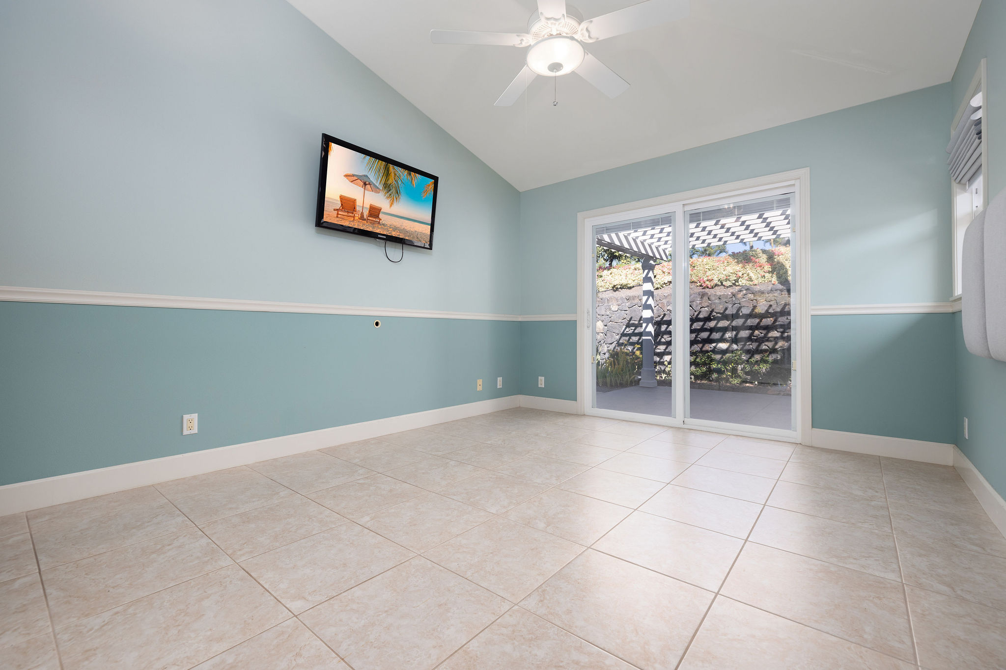 77-267 Hoomohala Road Kailua-Kona, HI 96740 - Photo 12 of 30 an empty room with windows and fan