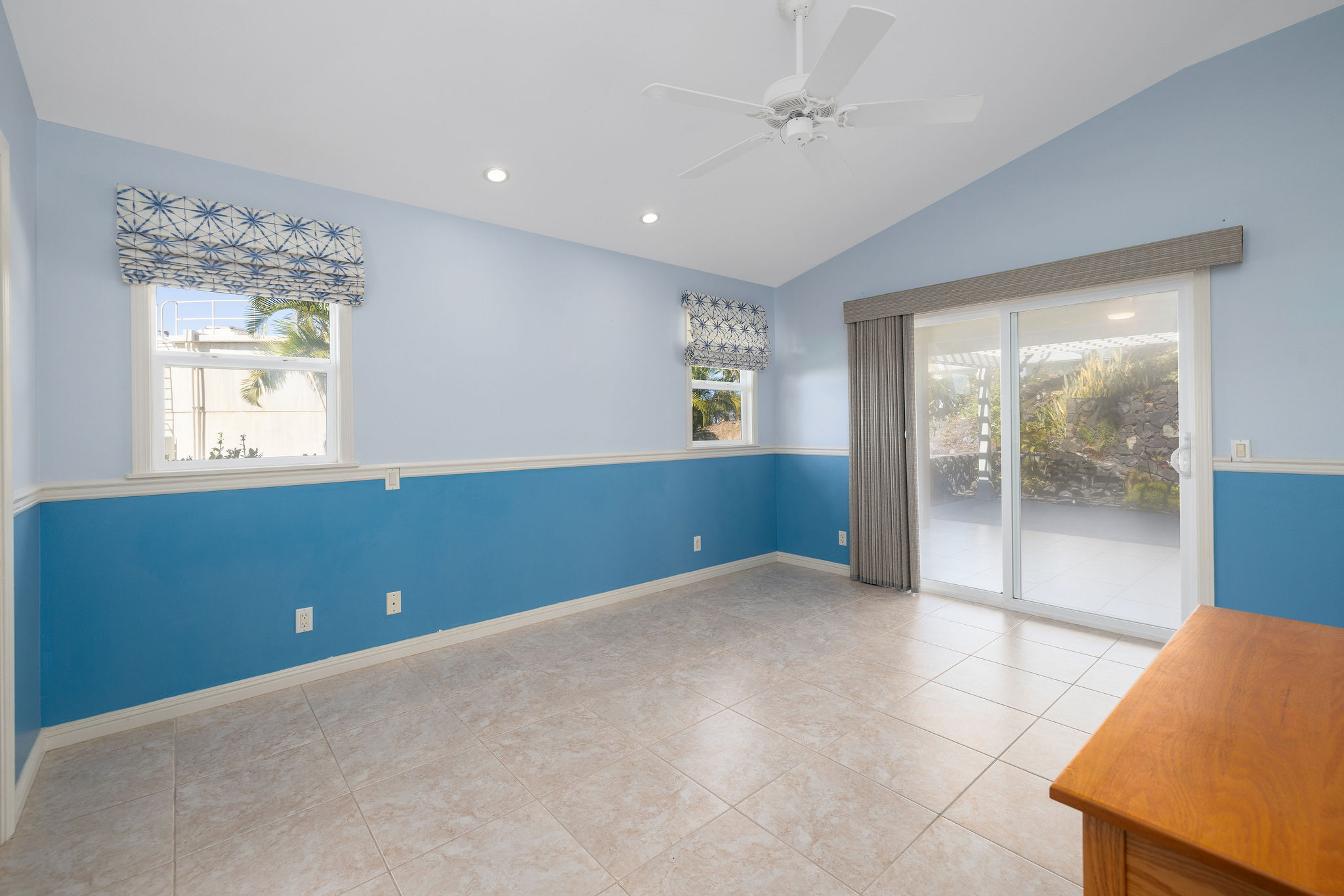 77-267 Hoomohala Road Kailua-Kona, HI 96740 - Photo 20 of 30 a view of an empty room with a window