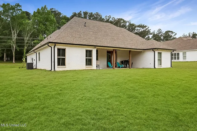 $432,500 | 1622 Old Lake Road, Brandon, MS 39042