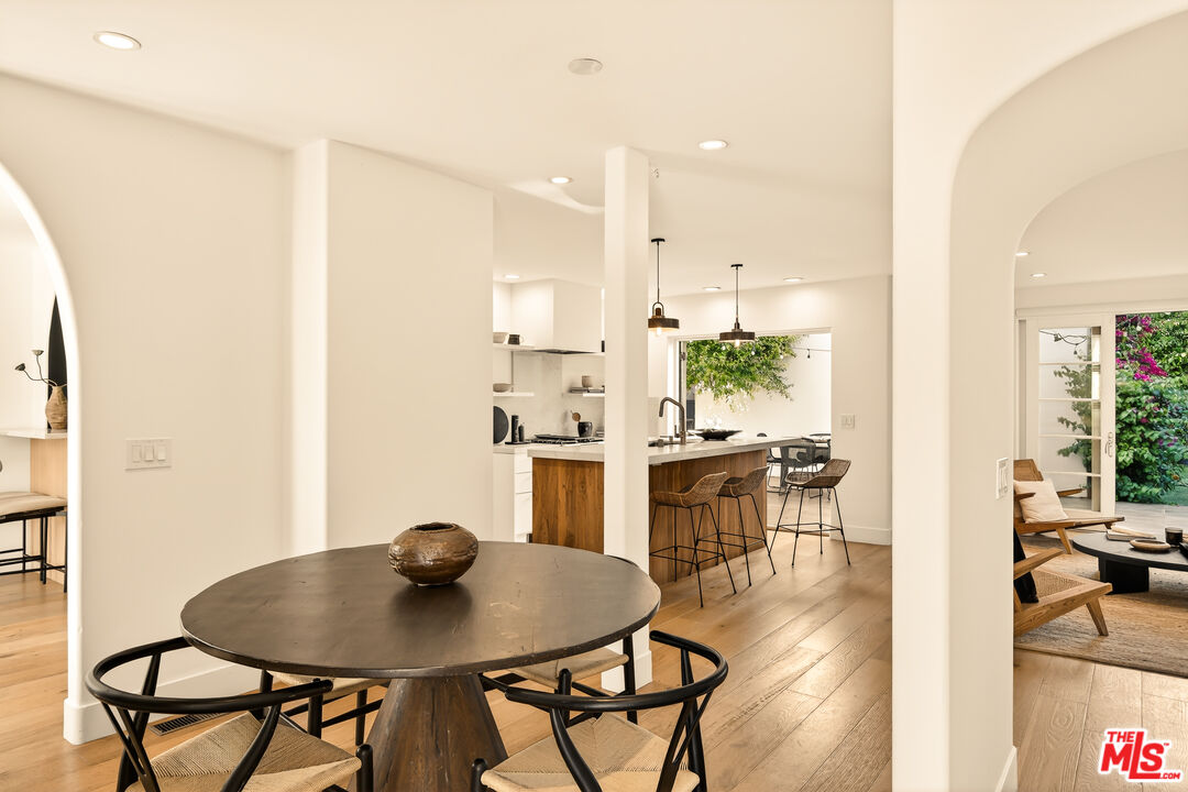 3128 Stanford Avenue Venice, CA 90292 - Photo 18 of 43 a living room with dining table and chairs