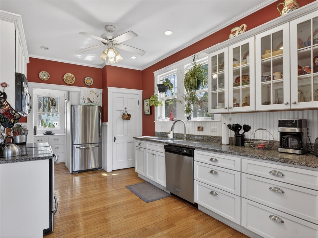 44 Hemlock Street Needham, MA 02492 - Photo 12 of 31