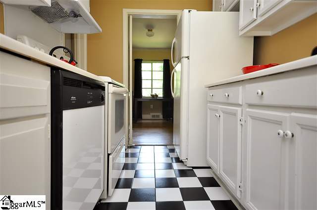 600 University Ridge, Unit 19 Greenville, SC 29601 - Photo 9 of 25 Gallery Image 9