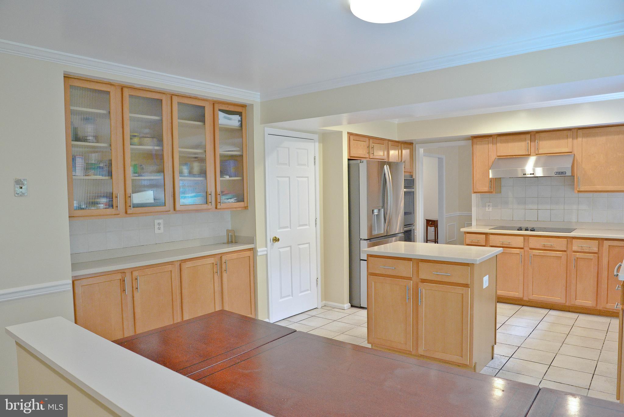 2124 Cherry Leaf Lane Silver Spring, MD 20906 - Photo 12 of 33 Kitchen