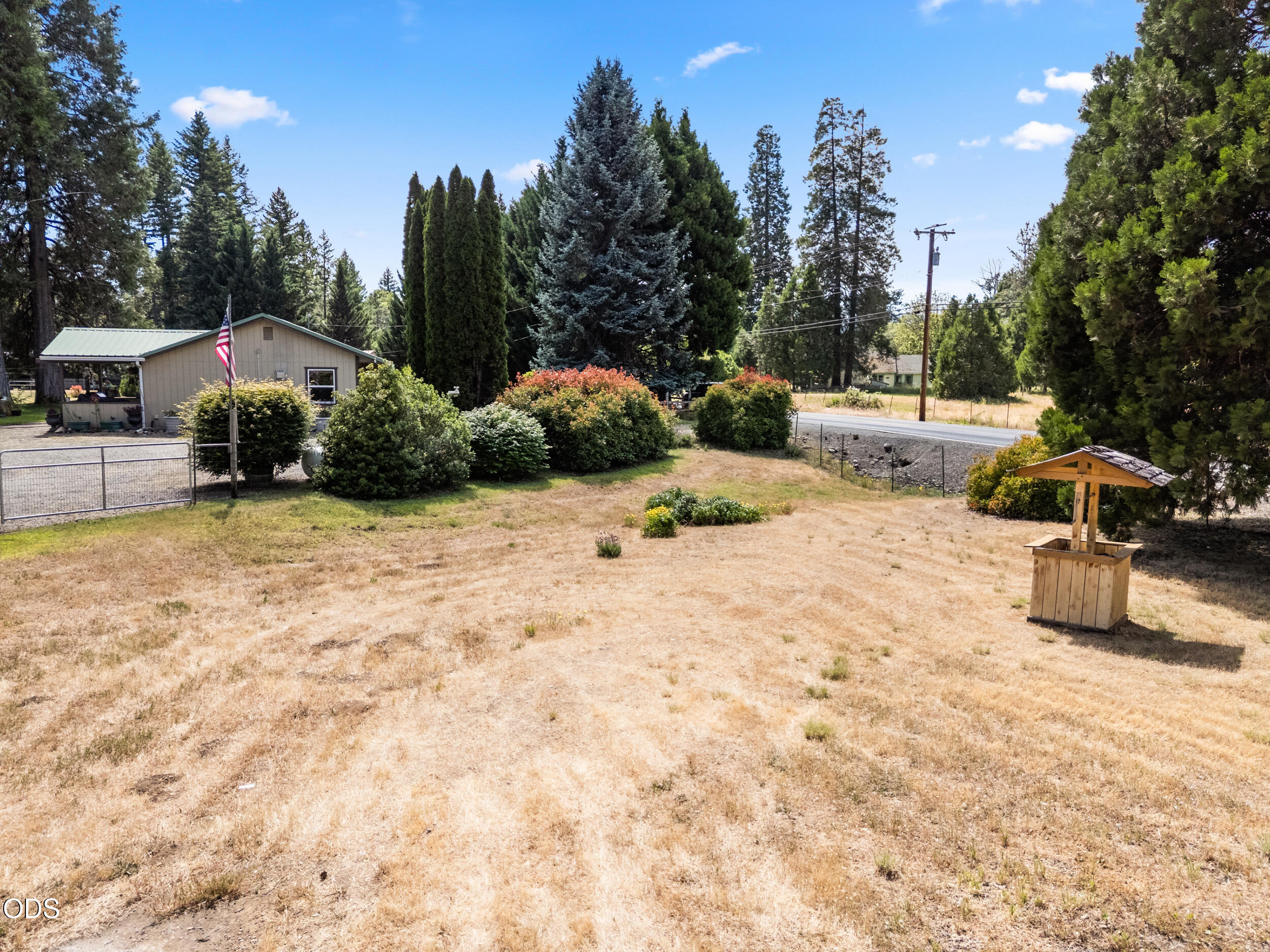 4551 Holland Loop Road Cave Junction, OR 97523 - Photo 33 of 41