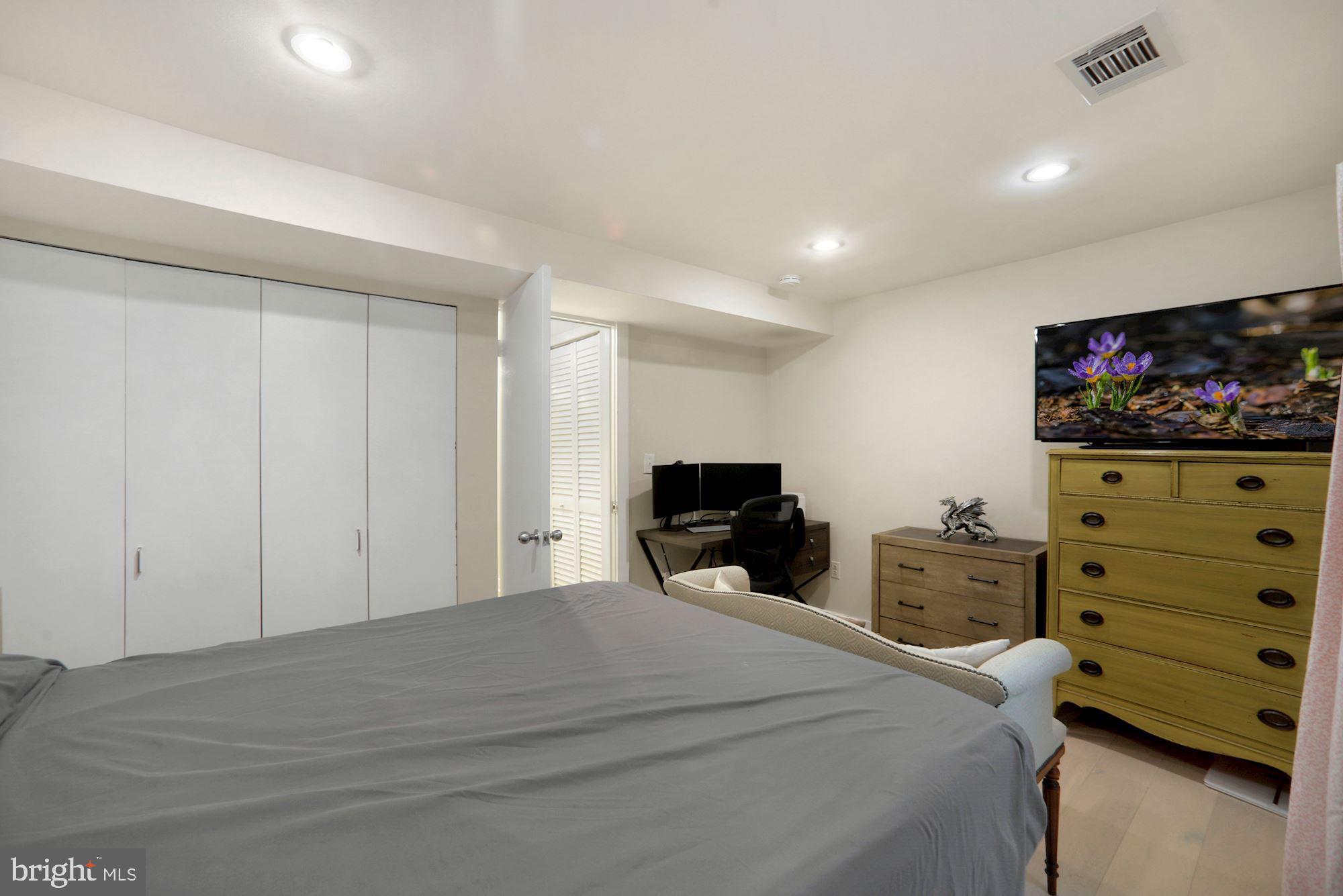 1842 California Street Northwest, Unit 4B Washington, DC 20009 - Photo 29 of 37