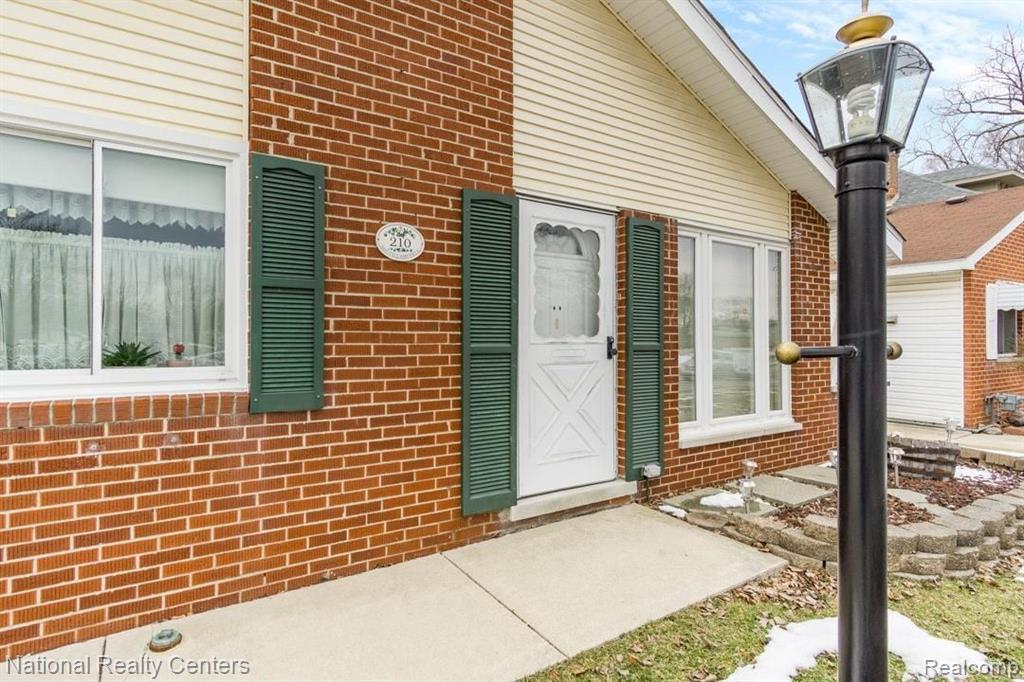 210 South Campbell Road Royal Oak, MI 48067 - Photo 4 of 25