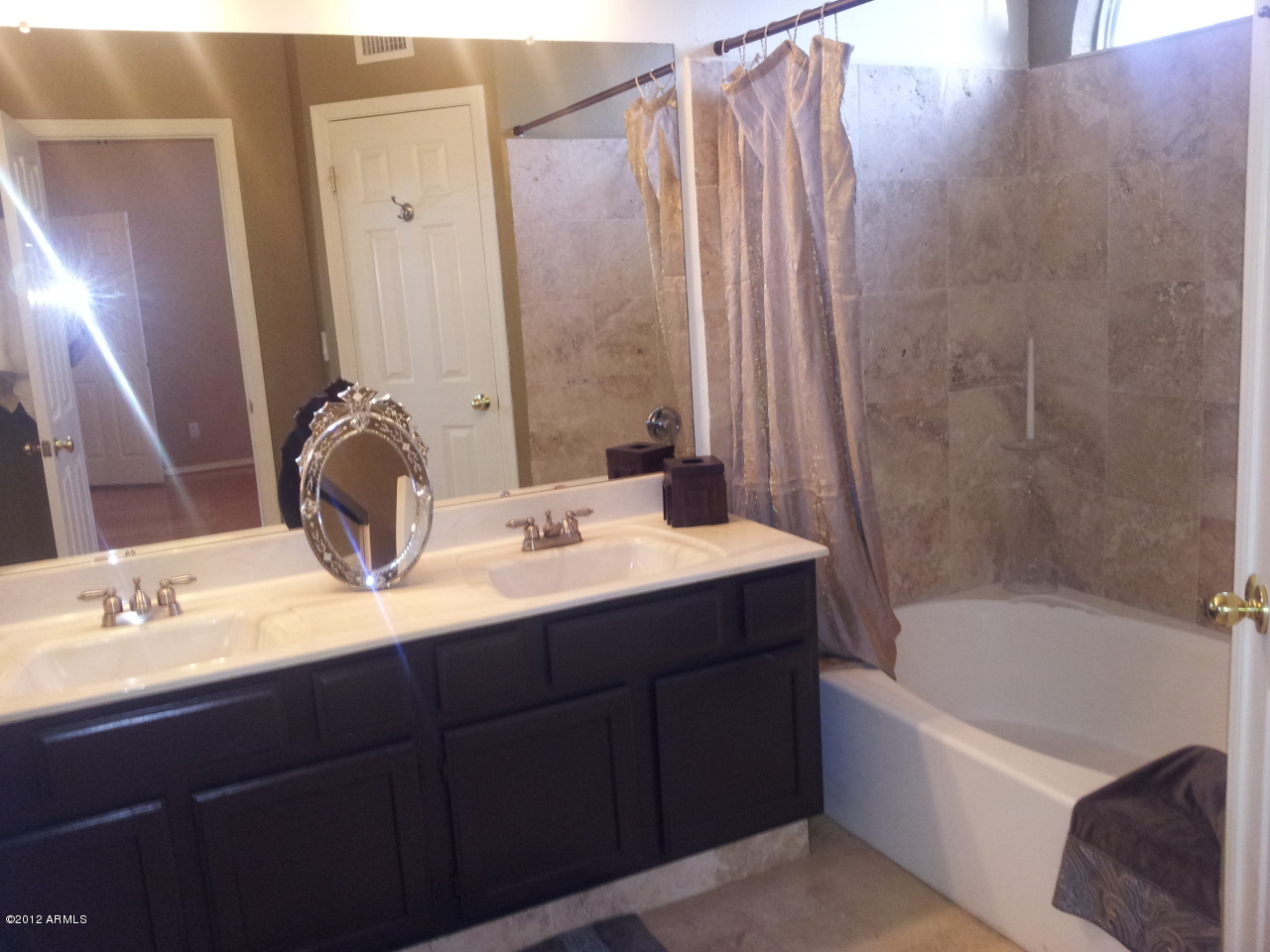 4227 East Frye Road Phoenix, AZ 85048 - Photo 5 of 10 4