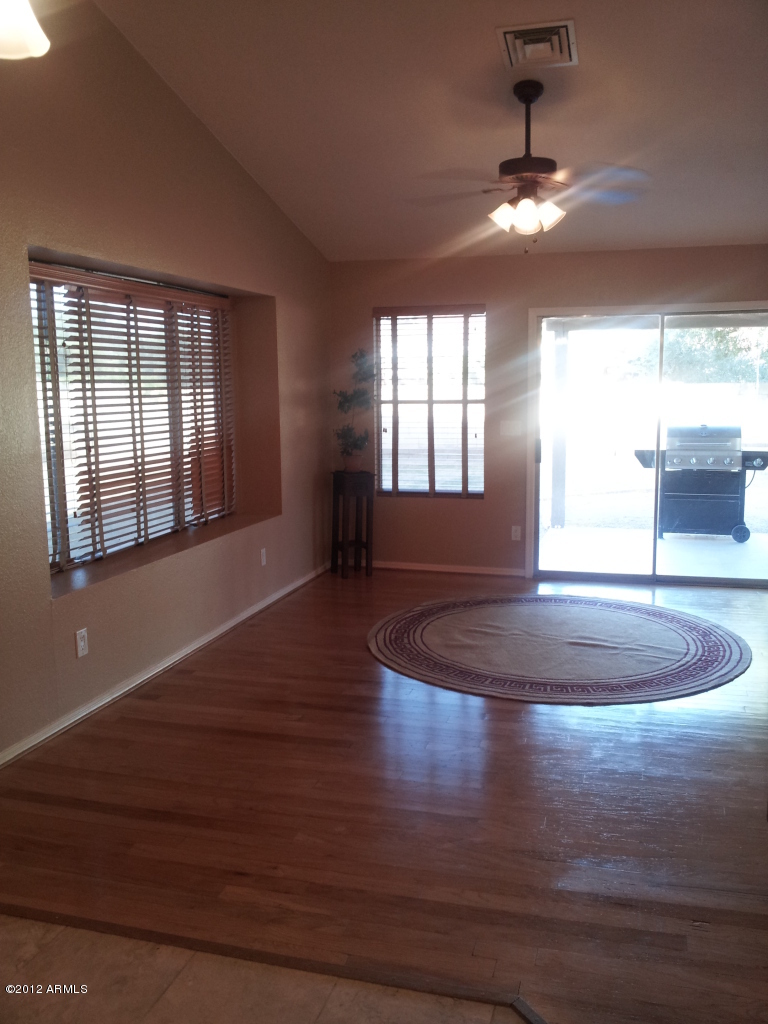 4227 East Frye Road Phoenix, AZ 85048 - Photo 7 of 10 6