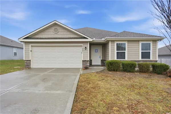 $339,900 | 21832 South Franklin Street, Spring Hill, KS 66083