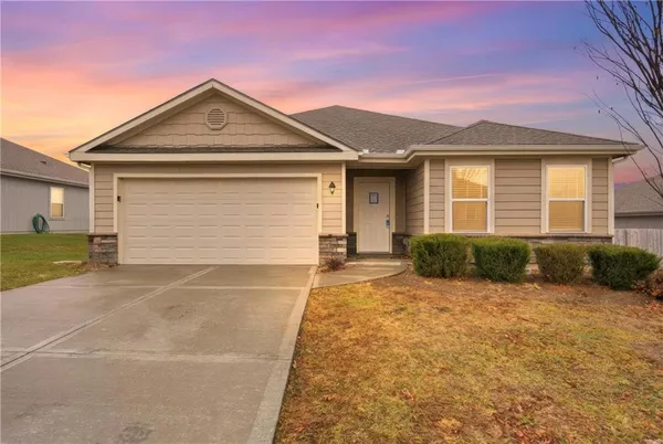 $339,900 | 21832 South Franklin Street, Spring Hill, KS 66083