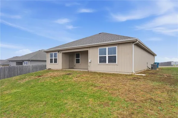 $339,900 | 21832 South Franklin Street, Spring Hill, KS 66083