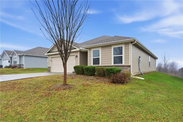$339,900 | 21832 South Franklin Street, Spring Hill, KS 66083